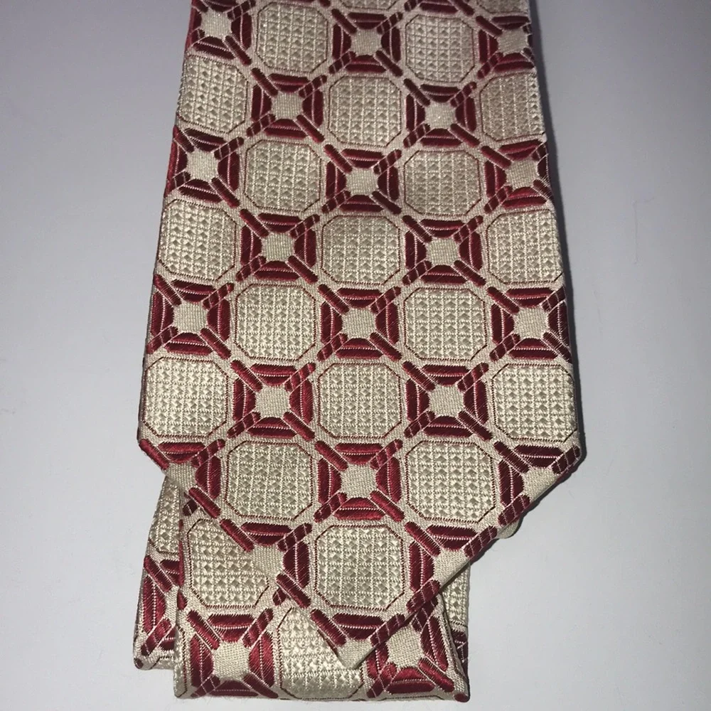 La Cravate Carven Paris Men’s Vintage Red Cream Octagon Geometrical Pattern Tie